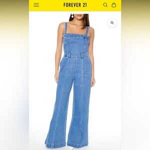 Forever 21 Women's Light Blue Denim Overalls